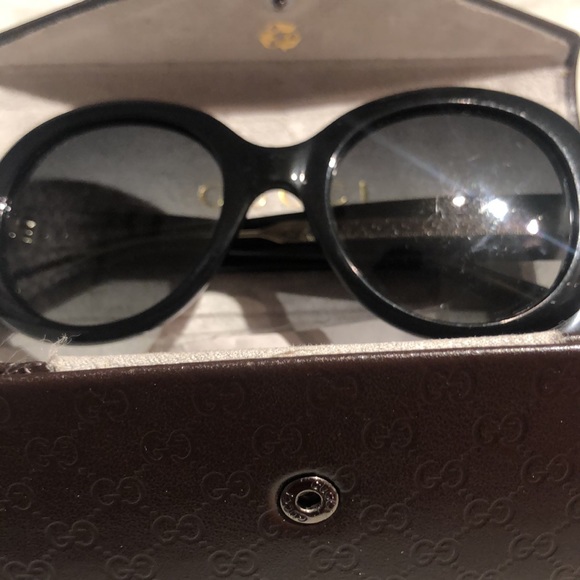 Gucci sunglasses Woman’s - Picture 2 of 11